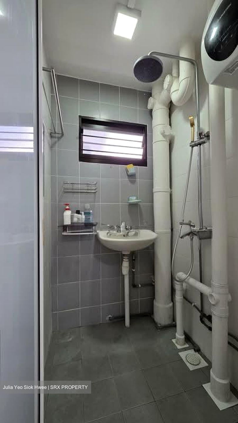 Blk 214 Lorong 8 Toa Payoh (Toa Payoh), HDB 4 Rooms #608549541